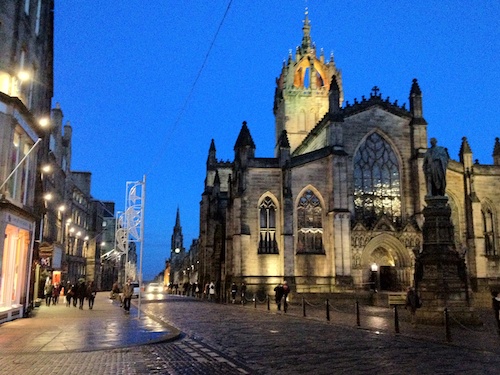 Edinburgh Royal Mile at night