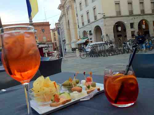 Aperitivo hour in Parma