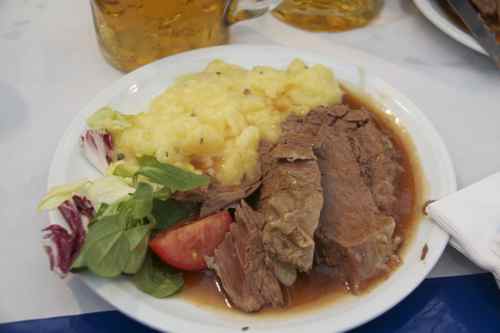 A plate of ox meat at the Ochsenbraterei